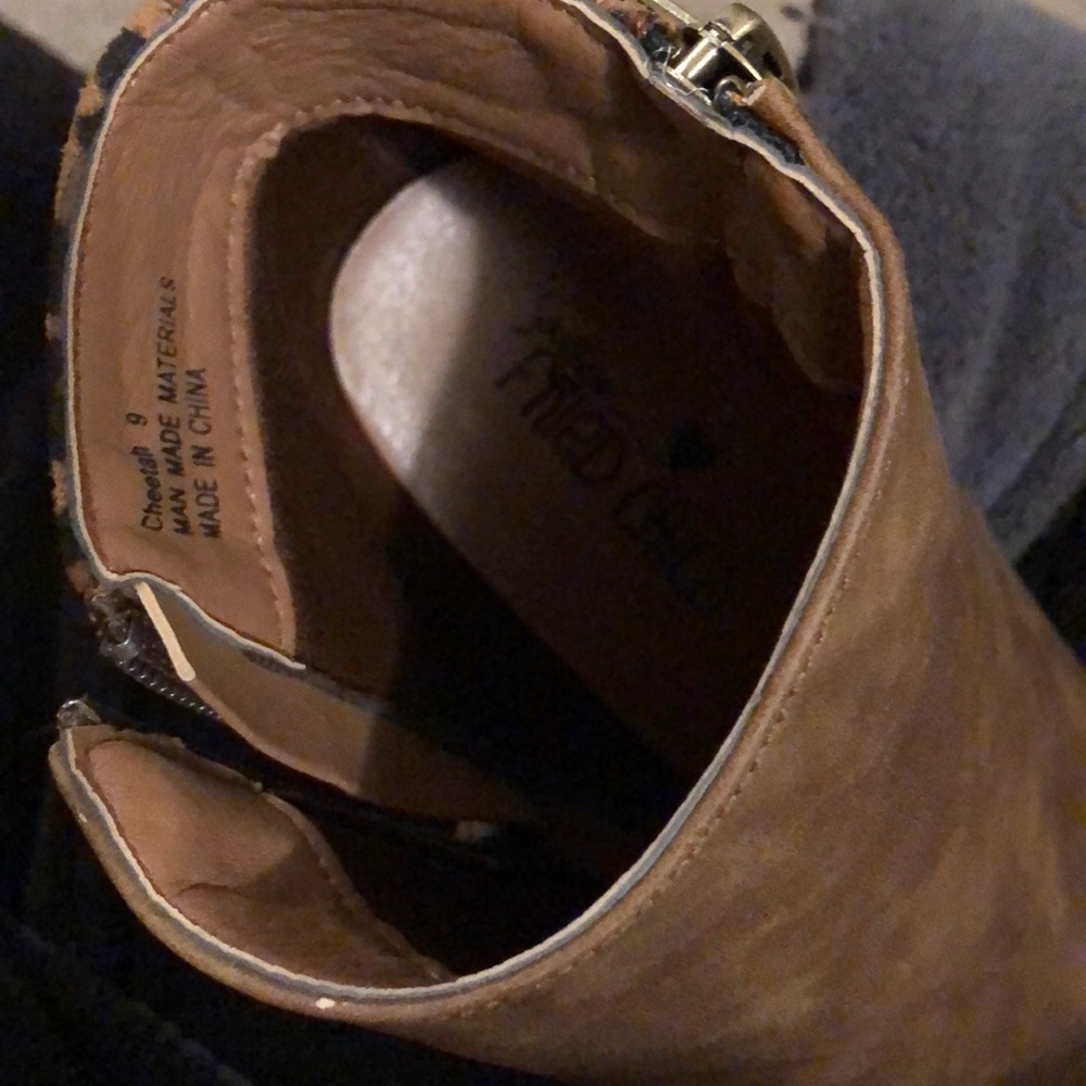 Brand new booties - Picture 4 of 4